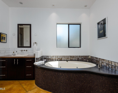4514 N 35th Place - Photo Thumbnail 46