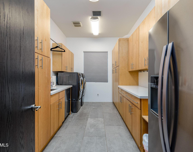 4514 N 35th Place - Photo Thumbnail 9