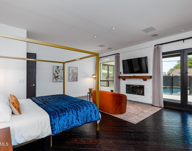 4514 N 35th Place - Photo Thumbnail 4