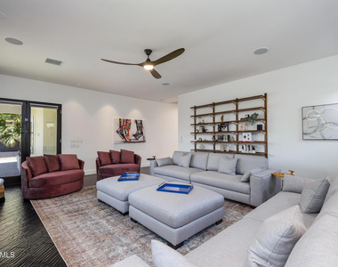 4514 N 35th Place - Photo Thumbnail 2