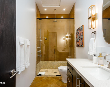 4514 N 35th Place - Photo Thumbnail 22