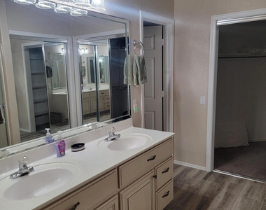 9757 E Tranquility Way - Photo Thumbnail 6