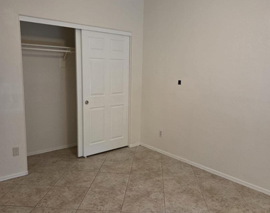 1828 E Beverly Road - Photo Thumbnail 12