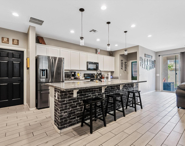 25325 S 225th Place - Photo Thumbnail 3