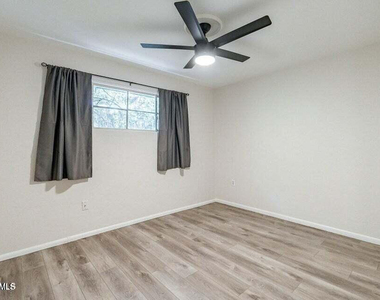 505 W Howe Street - Photo Thumbnail 8