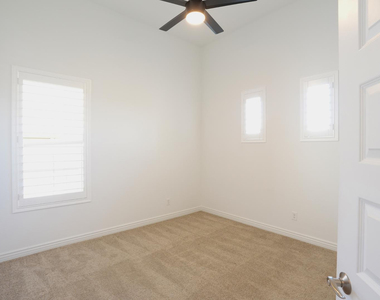 27711 N 38th Drive - Photo Thumbnail 22