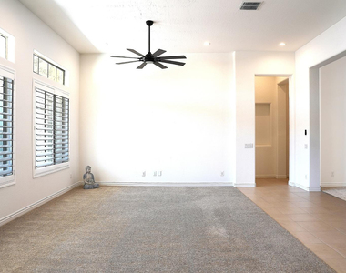27711 N 38th Drive - Photo Thumbnail 3