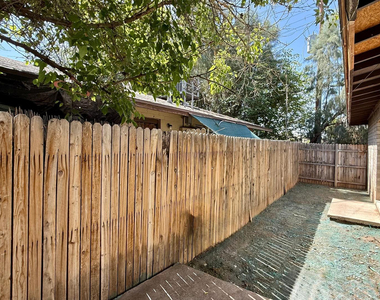 2201 W Belmont Avenue - Photo Thumbnail 4