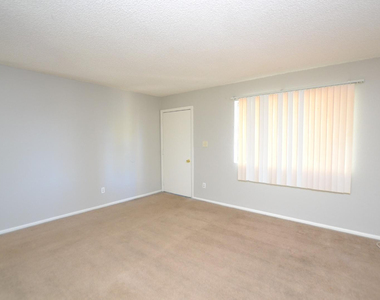 2201 W Belmont Avenue - Photo Thumbnail 17