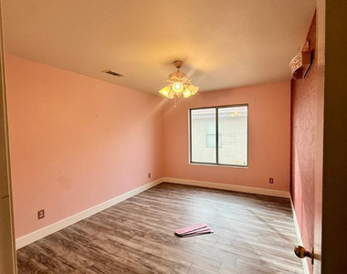 24833 N 37th Lane - Photo Thumbnail 12
