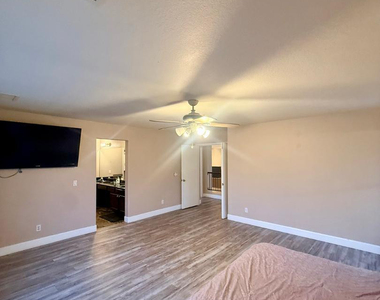 24833 N 37th Lane - Photo Thumbnail 17