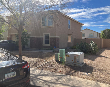 1807 E 36th Avenue - Photo Thumbnail 3
