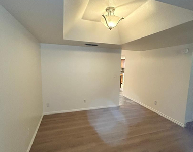 170 E Guadalupe Road - Photo Thumbnail 6