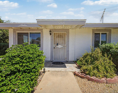 10606 W Oakmont Drive - Photo Thumbnail 2