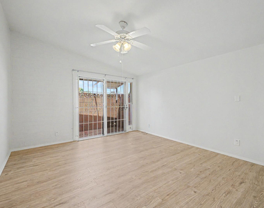 10606 W Oakmont Drive - Photo Thumbnail 13