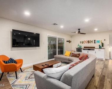 8762 E Monterey Way - Photo Thumbnail 14
