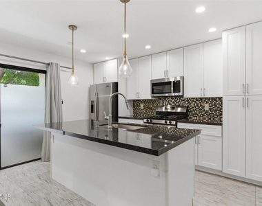 4950 N Miller Road - Photo Thumbnail 8