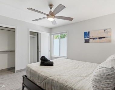 4950 N Miller Road - Photo Thumbnail 19