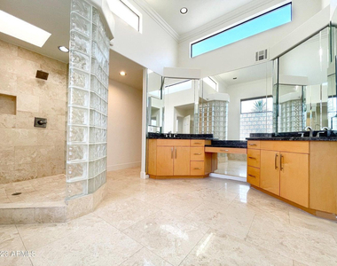 9943 E Island Circle - Photo Thumbnail 21