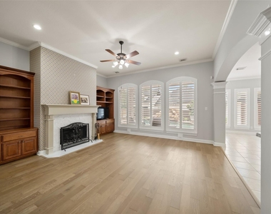 390 Wedgewood Drive - Photo Thumbnail 20