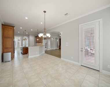 390 Wedgewood Drive - Photo Thumbnail 10
