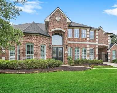 390 Wedgewood Drive - Photo Thumbnail 1