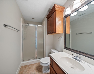 390 Wedgewood Drive - Photo Thumbnail 31
