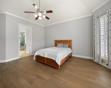390 Wedgewood Drive - Photo Thumbnail 23