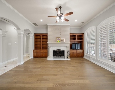 390 Wedgewood Drive - Photo Thumbnail 19