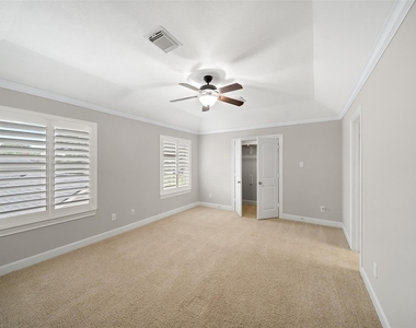 390 Wedgewood Drive - Photo Thumbnail 40