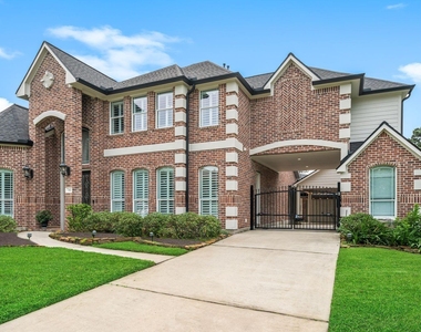 390 Wedgewood Drive - Photo Thumbnail 45