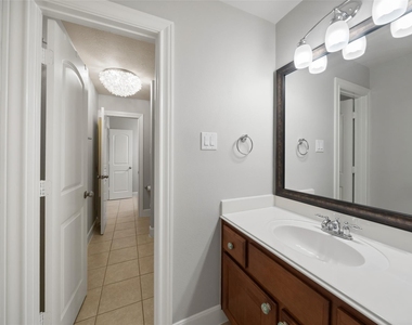 390 Wedgewood Drive - Photo Thumbnail 38