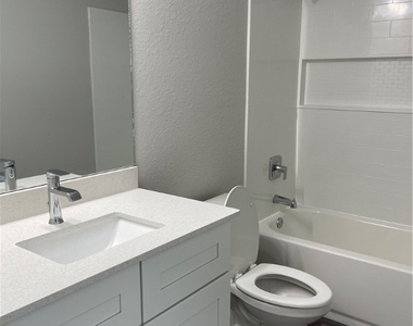 609 Nw 25th Street - Photo Thumbnail 7