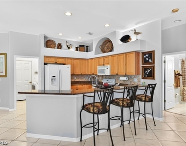 9550 Cedar Creek Drive - Photo Thumbnail 4