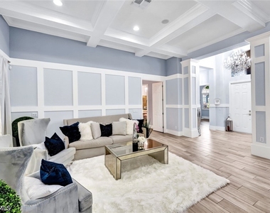 8910 Paseo De Valencia Street - Photo Thumbnail 11