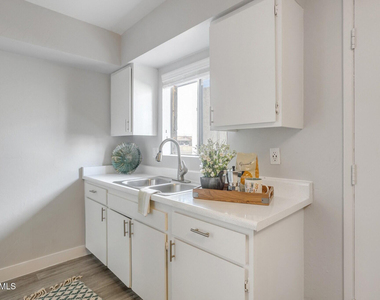 2627 N 45th - Photo Thumbnail 3