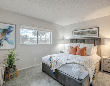 2627 N 45th - Photo Thumbnail 8