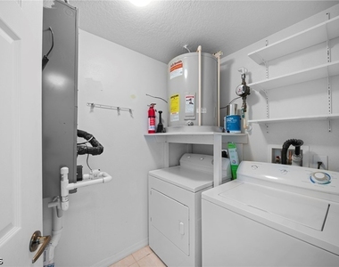 11400 Ocean Walk Lane - Photo Thumbnail 17