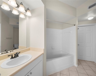 11400 Ocean Walk Lane - Photo Thumbnail 23
