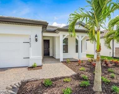 18262 Parksville Drive - Photo Thumbnail 4