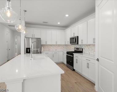 18262 Parksville Drive - Photo Thumbnail 6