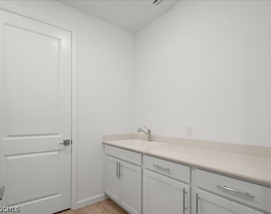 18262 Parksville Drive - Photo Thumbnail 31
