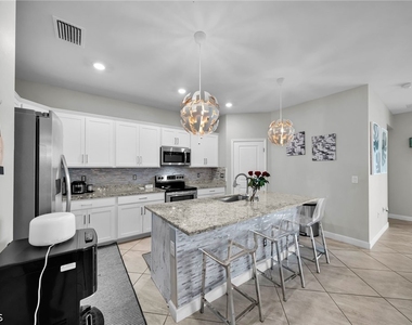 13846 Pine Lodge Lane - Photo Thumbnail 11