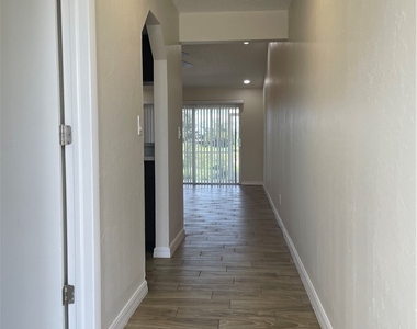 841 Gleason Parkway - Photo Thumbnail 6