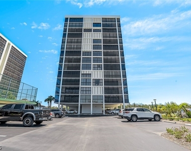 26235 Hickory Boulevard - Photo Thumbnail 2