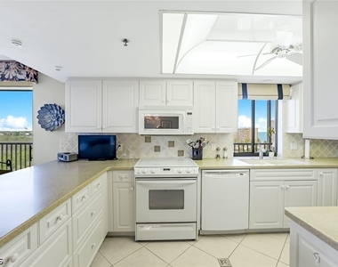 26235 Hickory Boulevard - Photo Thumbnail 9