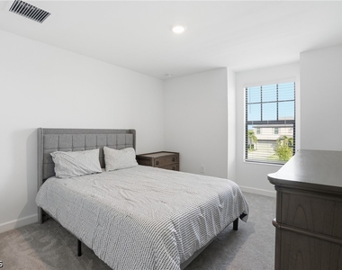 18707 Ivywood Place - Photo Thumbnail 12