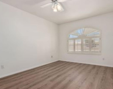 6373 W Irma Lane - Photo Thumbnail 17