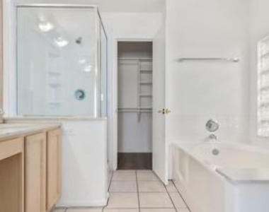 6373 W Irma Lane - Photo Thumbnail 13