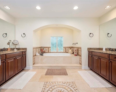 5208 Sw 8th Court - Photo Thumbnail 14
